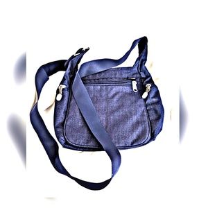 Multifunctional crossbody/travel purse